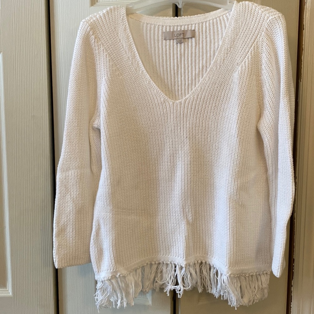 White cotton v-neck sweater with fringe!